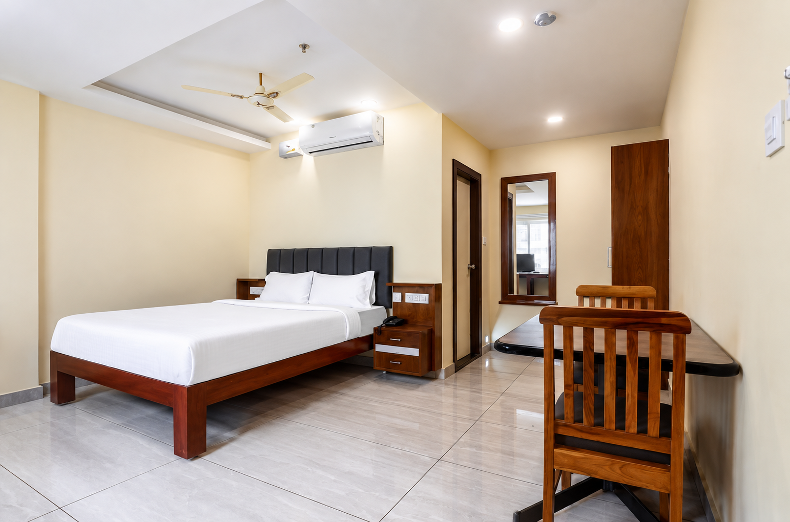 DJ Grand Hotel photo 24